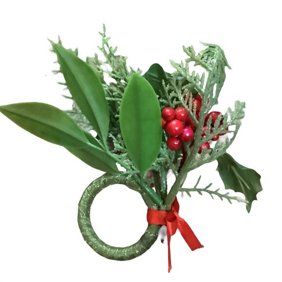 Poinsettia Petals Christmas Holiday Table Runner with 15 Poinsettia and Mistleto - Picture 10 of 13